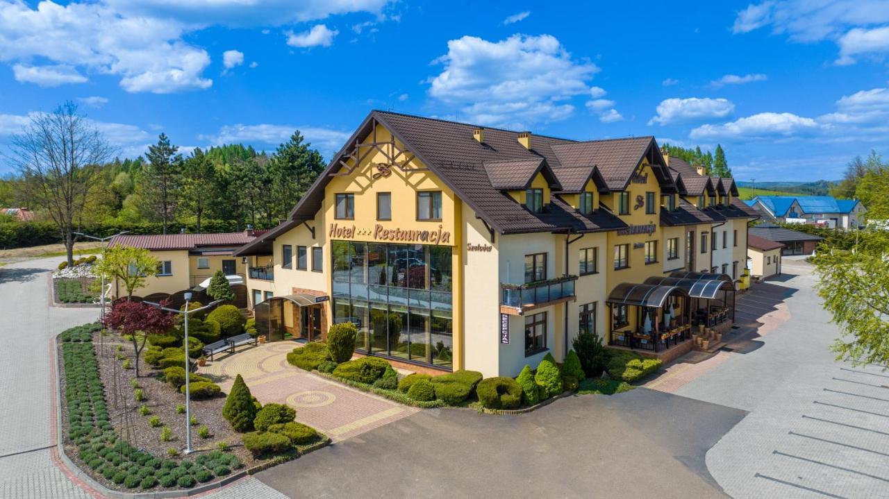 Hotel Szelcow Lesko Exterior photo