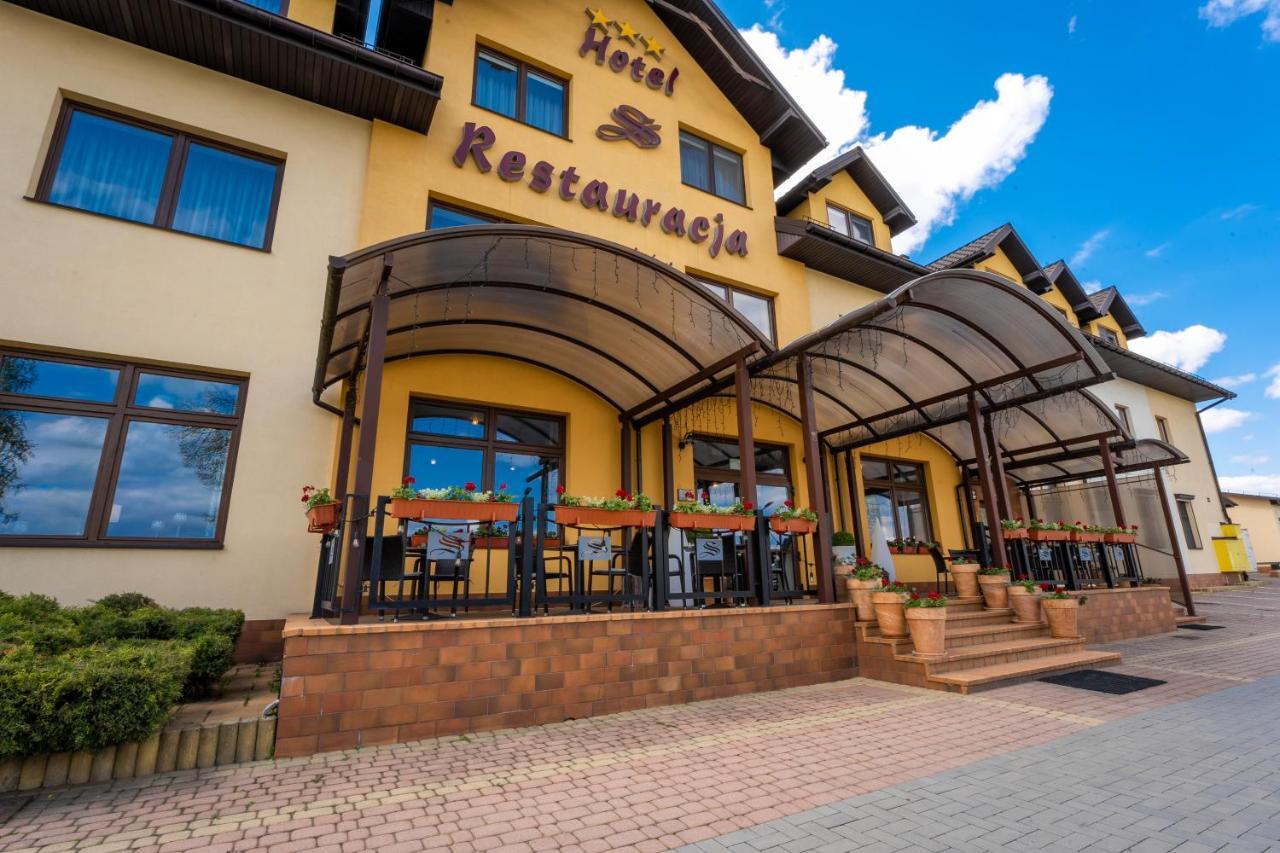 Hotel Szelcow Lesko Exterior photo
